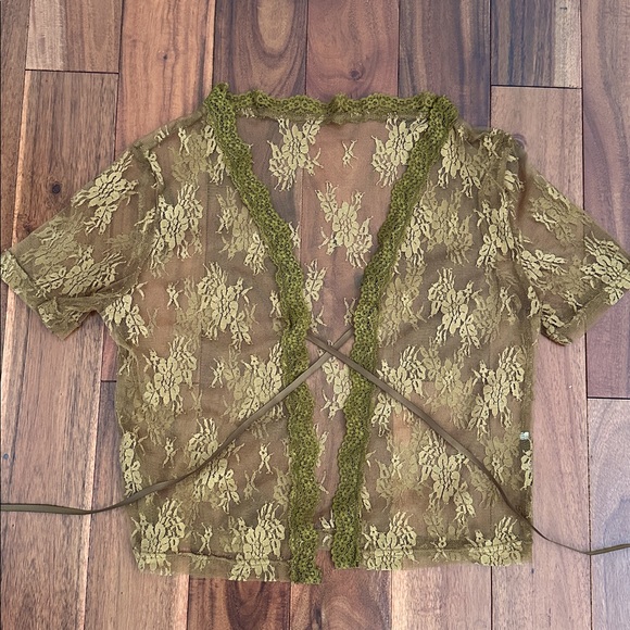 NWOT Gold Lace Top - Picture 3 of 3